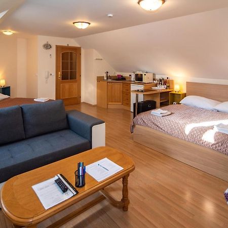 Apartman A Ubytovani U Machu Mikulov Ngoại thất bức ảnh