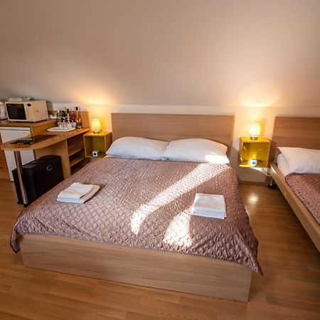 Apartman A Ubytovani U Machu Mikulov Ngoại thất bức ảnh