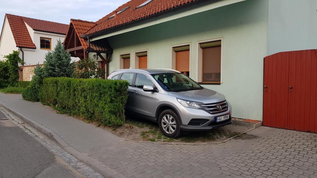 Apartman A Ubytovani U Machu Mikulov Ngoại thất bức ảnh