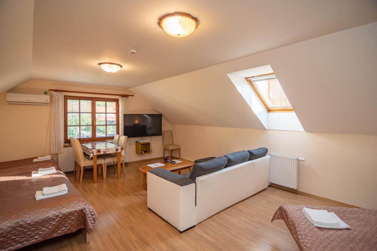 Apartman A Ubytovani U Machu Mikulov Ngoại thất bức ảnh