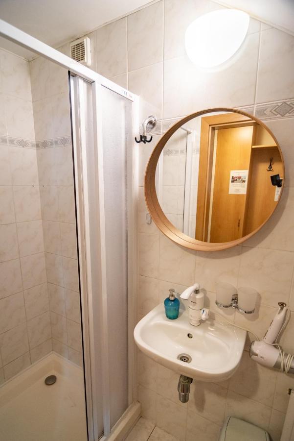 Apartman A Ubytovani U Machu Mikulov Ngoại thất bức ảnh