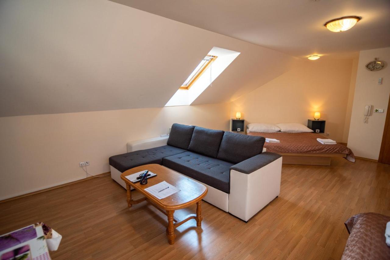 Apartman A Ubytovani U Machu Mikulov Ngoại thất bức ảnh