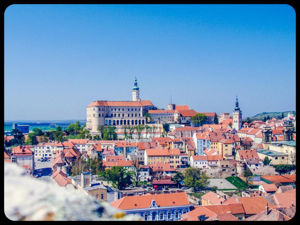 Apartman A Ubytovani U Machu Mikulov Ngoại thất bức ảnh