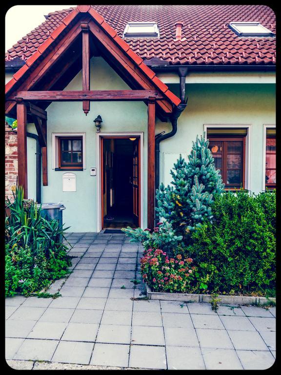 Apartman A Ubytovani U Machu Mikulov Ngoại thất bức ảnh