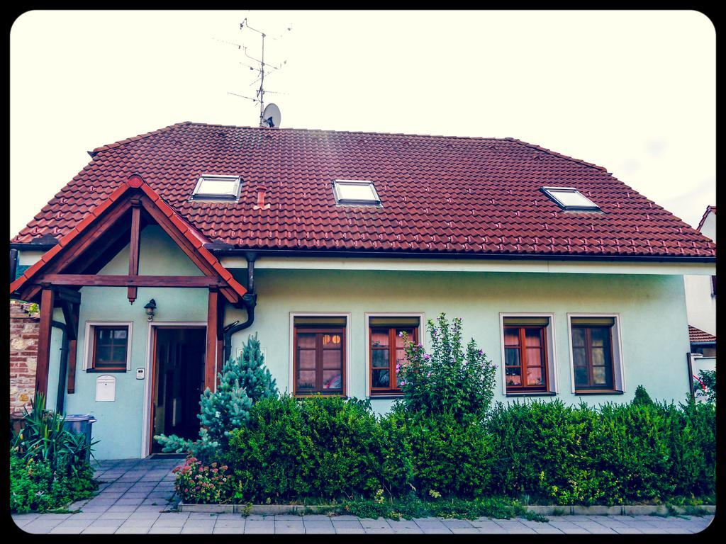 Apartman A Ubytovani U Machu Mikulov Ngoại thất bức ảnh